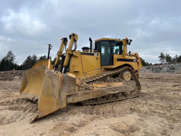 CAT D8T puskukone