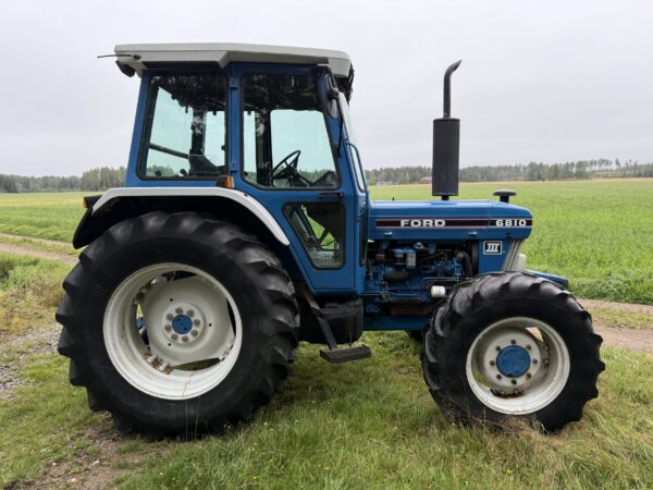 Ford 6810 4x4 - Image 5