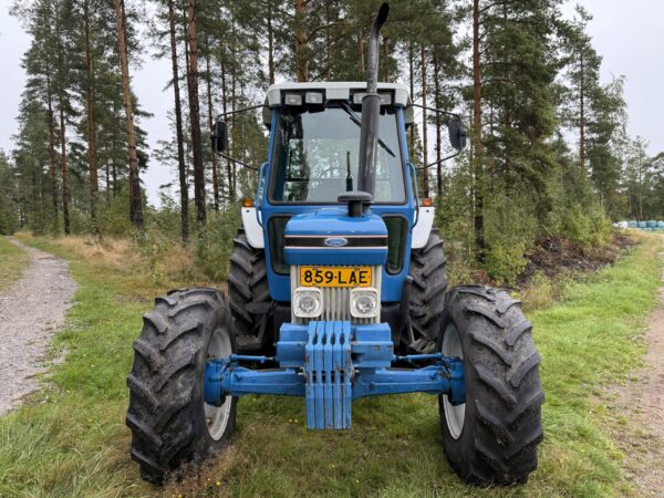 Ford 6810 4x4 - Image 7